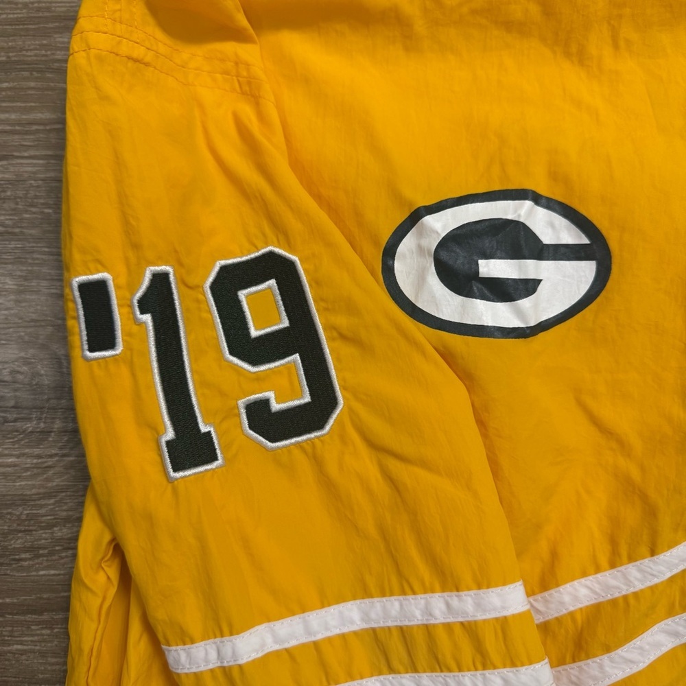 Green Bay Packers WEAR by Erin Andrews Vintage Throwback Windbreaker - Picture 6 of 6